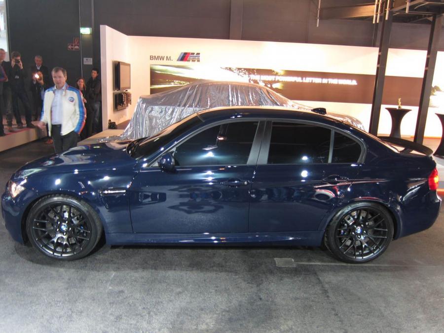  BMW M3 Sedan Lightweight 2011 года  (фото 3 из 10)